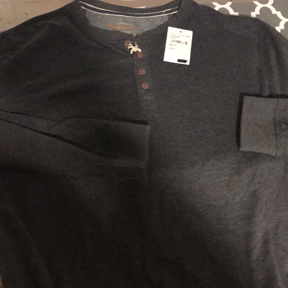 Men’s long sleeve shirt